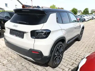 Gebraucht Jeep Avenger Summit 110 PS (80 kW) 2025 Steingrau metallic / schwarz steingrau metallic / schwarz SUV