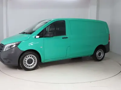 Gebraucht Mercedes Vito 190 PS (139 kW) 2021 Grün Van