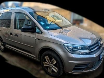 Grau Gebraucht 2017 VW Caddy Family Van / Kleinbus | 19.999 €