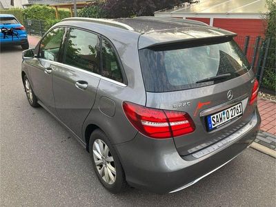 Mercedes B220