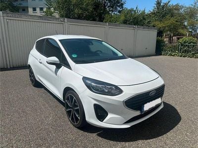 Gebraucht Ford Fiesta Cool & Connect 75 PS (55 kW) 2022 Weiß Kleinwagen