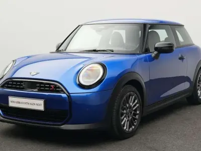 Second-hand Mini Cooper S Classic 204 CP (150 kW) 2025 Albastru Hatchback