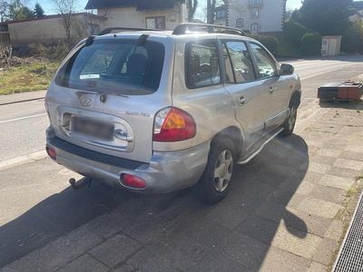 Second-hand Hyundai Santa Fe 145 CP (106 kW) 2004 Argintiu SUV