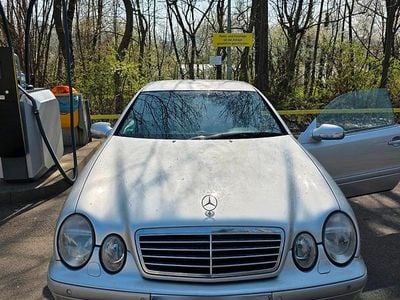 Gebraucht Mercedes CLK230 197 PS (144 kW) 2003 Silber Coupé