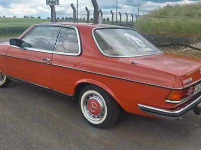 Gebraucht Mercedes 230 136 PS (100 kW) 1981 Orange Coupé