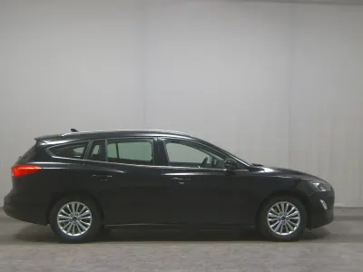 Używany Ford Focus Titanium 125 KM (91 kW) 2021 Czarny Sedan/Limuzyna