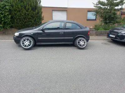 Gebraucht Opel Astra Cabriolet 75 PS (55 kW) 2000 Schwarz Cabrio