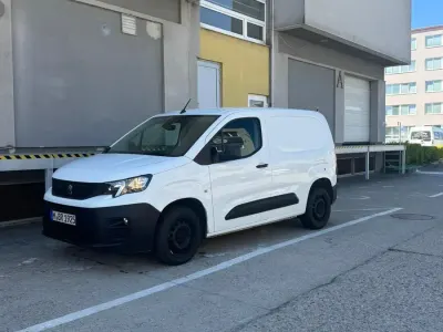 Gebraucht Peugeot Partner 130 PS (95 kW) 2019 Weiß Van / Kleinbus