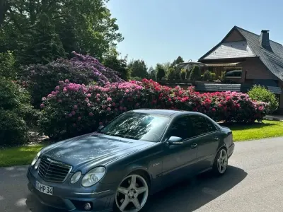 Gebraucht Mercedes E500 AMG 306 PS (225 kW) 2003 Blau Limousine