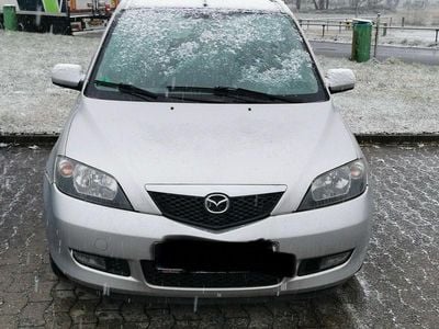Silber Gebraucht 2004 Mazda 2 Kleinwagen | 500 € (Guter Preis)