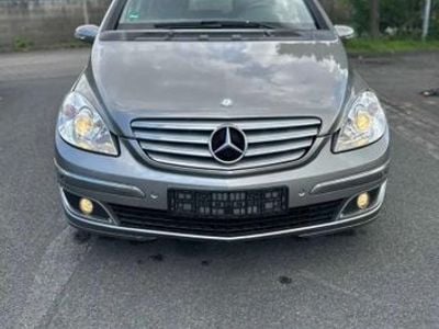 Mercedes B200