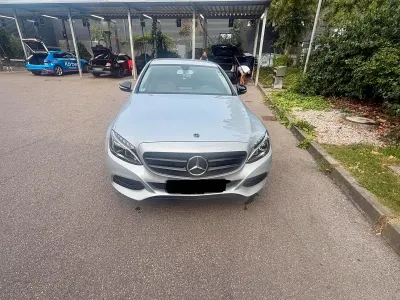 Gebraucht Mercedes C180 156 PS (114 kW) 2015 Silber Limousine