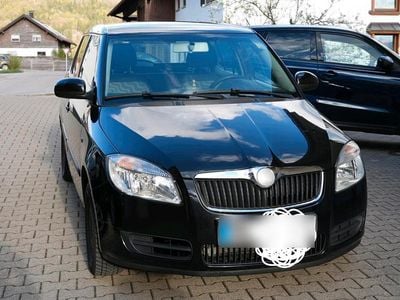 Używany Skoda Fabia 80 KM (58 kW) 2008 Czarny Sedan/Limuzyna