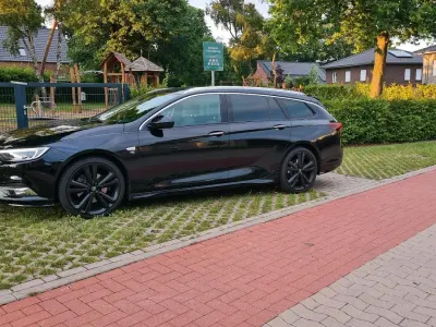 Gebraucht Opel Insignia Exklusiv 209 PS (153 kW) 2019 Schwarz Kombi