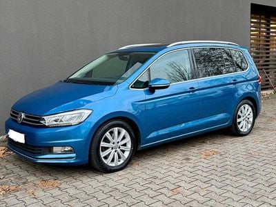 Blau Gebraucht 2016 VW Touran Highline Van / Kleinbus | 20.900 € (Fairer Preis)