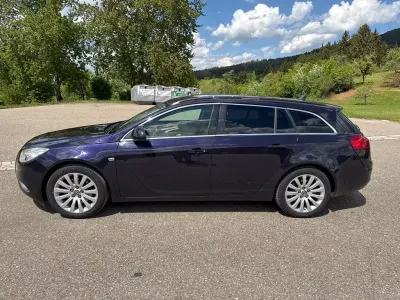 Gebraucht Opel Insignia Edition 194 PS (142 kW) 2012 Violett Kombi
