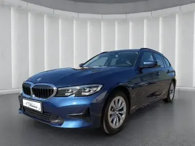 Używany BMW 320 Advantage 190 KM (139 kW) 2021 Niebieski Sedan/Limuzyna