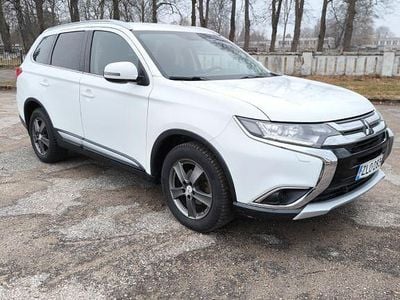 Gebraucht Mitsubishi Outlander Top 150 PS (110 kW) 2017 Weiß SUV