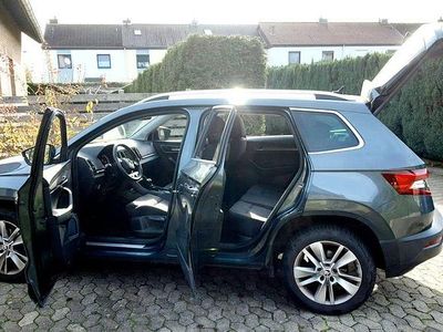 Grau Gebraucht 2020 Skoda Karoq Style SUV | 20.400 € (Fairer Preis)