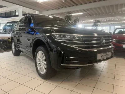 Gebraucht VW Touareg Elegance 231 PS (169 kW) 2024 Schwarz SUV