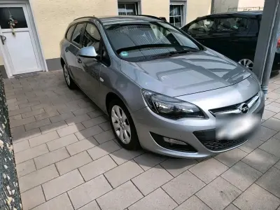 Gebraucht Opel Astra 140 PS (102 kW) 2015 Silber Kombi