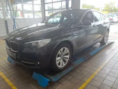 Gebraucht BMW 530 Sport Line 245 PS (180 kW) 2010 Grau Limousine