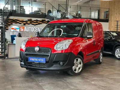 Gebraucht Fiat Doblò Basis 90 PS (66 kW) 2012 Rot Van / Kleinbus