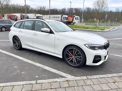 Gebraucht BMW 330 M Sport 286 PS (210 kW) 2022 Weiß Kombi