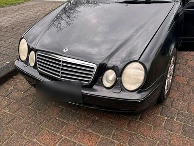 Gebraucht Mercedes CLK200 163 PS (119 kW) 2001 Schwarz Cabrio