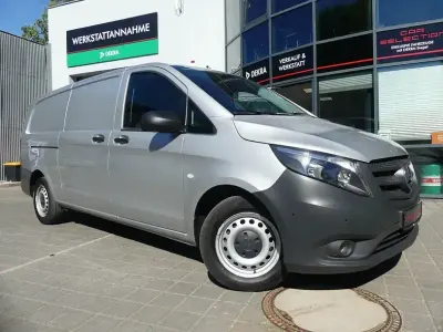 Gebraucht Mercedes Vito 163 PS (119 kW) 2022 Brillantsilber Van