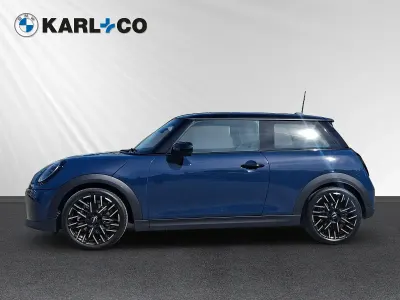 Usata Mini Cooper Favoured 114 kW (156 CV) 2025 Blu Utilitaria