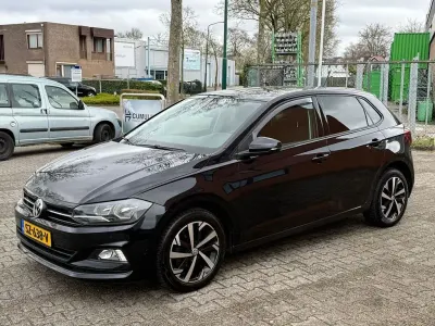 Gebraucht VW Polo Comfortline 95 PS (69 kW) 2018 Schwarz Kleinwagen