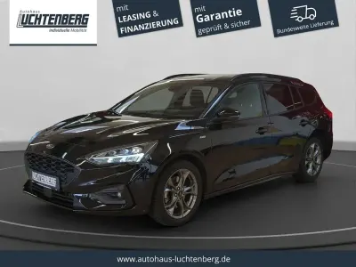 Używany Ford Focus ST-Line 125 KM (91 kW) 2022 Czarny Sedan/Limuzyna