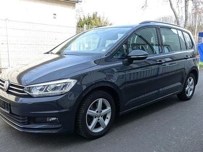 Gebraucht VW Touran Comfortline 150 PS (110 kW) 2017 Grau Van / Kleinbus