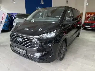 Gebraucht Ford Tourneo Custom Titanium 150 PS (110 kW) 2024 Schwarz Van