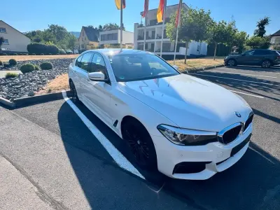 Gebraucht BMW 520 M Sport 184 PS (135 kW) 2019 Weiß Limousine