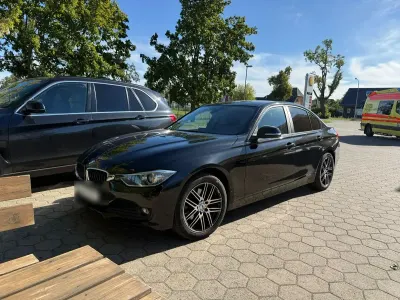 Gebraucht BMW 320 184 PS (135 kW) 2013 Schwarz Limousine