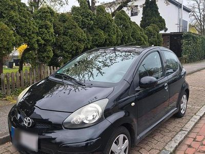 Gebraucht Toyota Aygo 69 PS (50 kW) 2009 Schwarz Kleinwagen