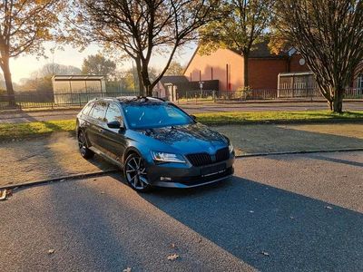 Gebraucht Skoda Superb SportLine 190 PS (139 kW) 2018 Grau Kombi