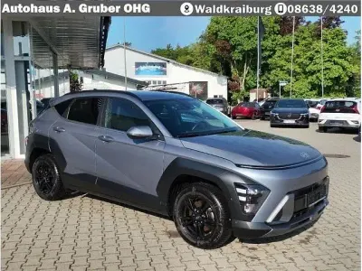 Gebraucht Hyundai Kona Trend 120 PS (88 kW) 2024 Meta blue SUV