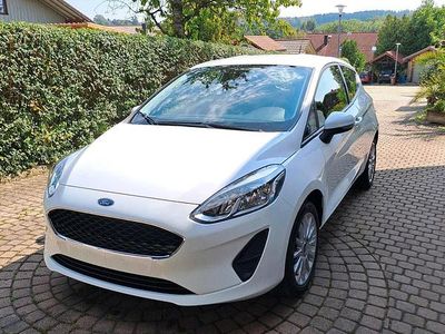 Gebraucht Ford Fiesta 71 PS (52 kW) 2017 Weiß Limousine