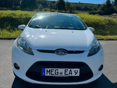 Gebraucht Ford Fiesta Champions Edition 82 PS (60 kW) 2012 Weiß Kleinwagen