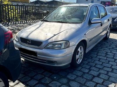 Gebraucht Opel Astra 115 PS (84 kW) 1999 Silber Limousine