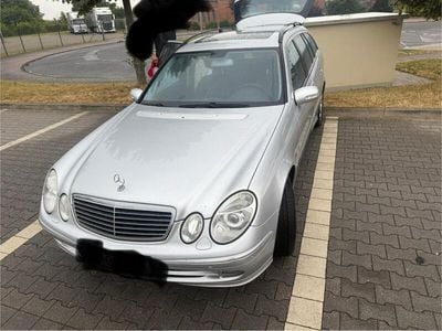 Mercedes E280