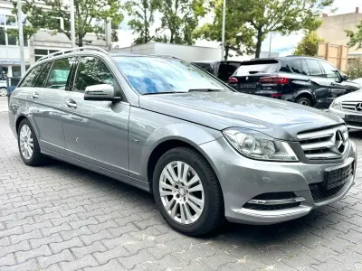 Gebraucht Mercedes C180 156 PS (114 kW) 2013 Silber Limousine