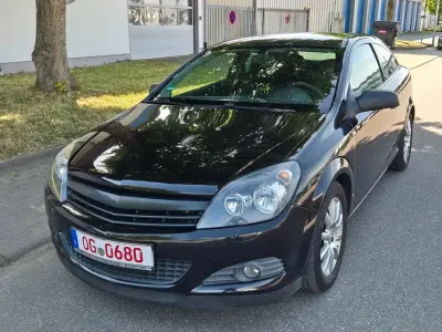 Gebraucht Opel Astra GTC Selection 90 PS (66 kW) 2009 Schwarz Coupé