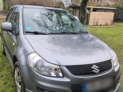 Grau Gebraucht 2011 Suzuki SX4 Kleinwagen | 5.200 € (Guter Preis)