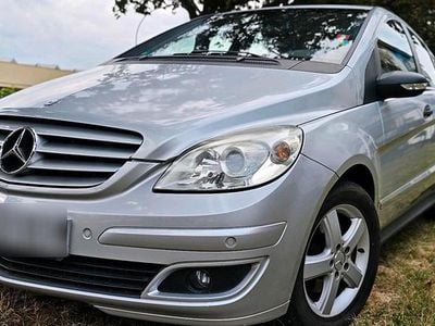 Mercedes B200