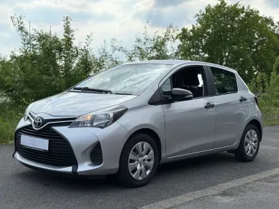 Gebraucht Toyota Yaris Basis 69 PS (50 kW) 2014 Silber Kleinwagen
