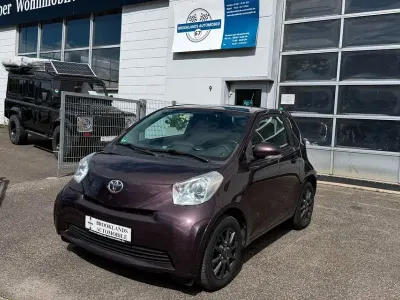 Gebraucht Toyota iQ 68 PS (50 kW) 2011 Rot Kleinwagen